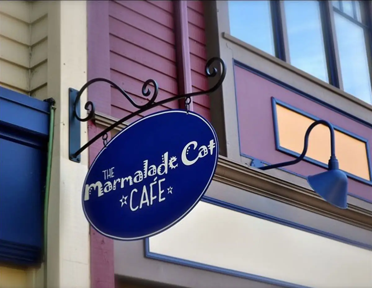 Marmalade Cat Cafe Pandosy sign